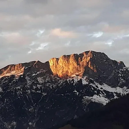 On The Mountain Slope With Balcony شقة